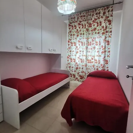 Trilocale In Confinante Con La Spiaggia Aparthotel